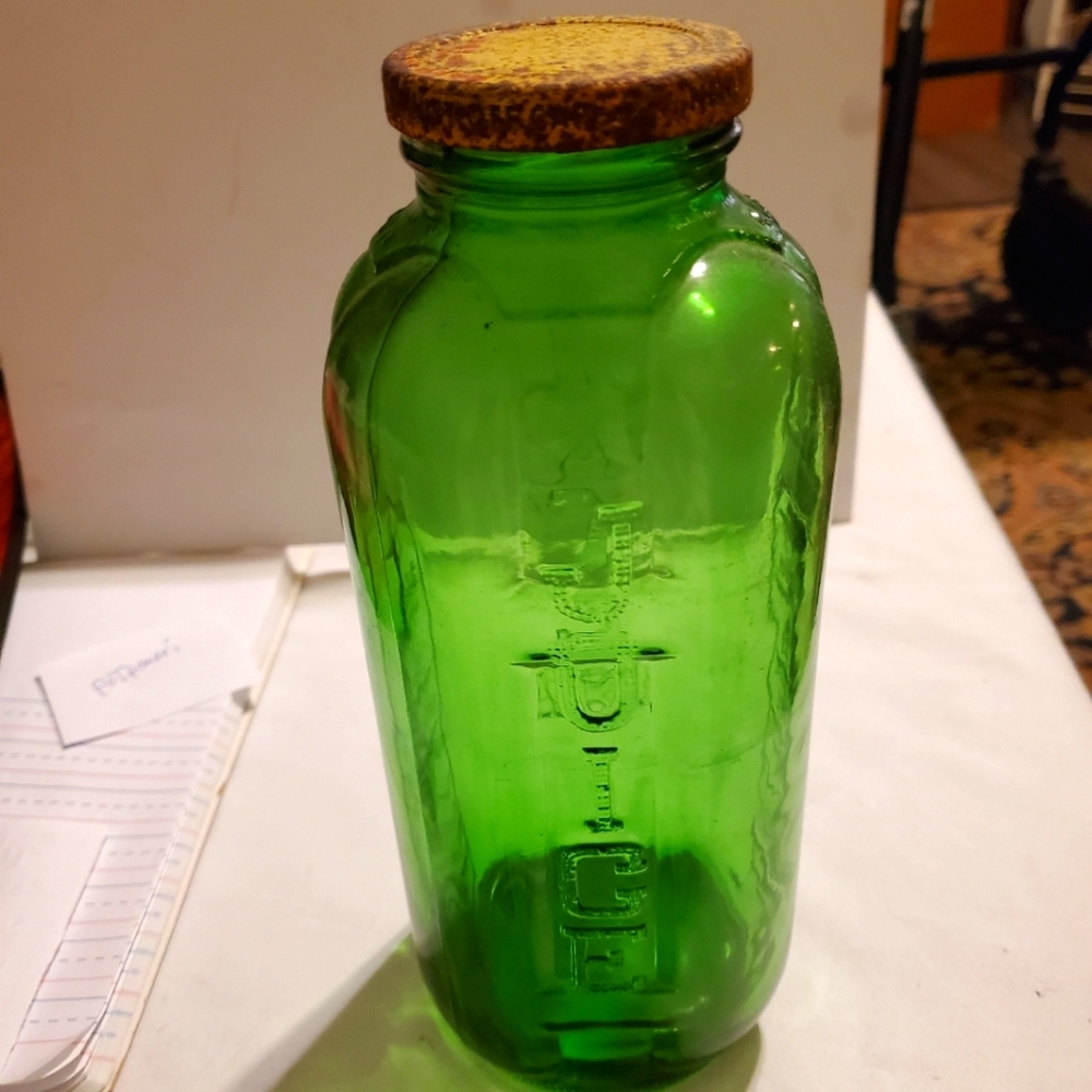 VTG 1950's Glass Water Juice Green Jar with cap. 9"H 3.5"W